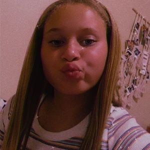 Meet your Posher, Ava